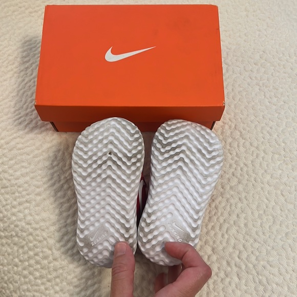 Nike Revolution 5 - Picture 3 of 3